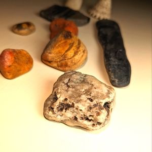 Stone and Shell Decor- 8 Super Cool Stones